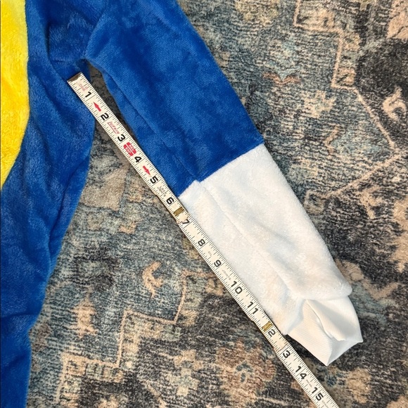 Sonic the Hedgehog halloween costume. Small see pics for measurements - Picture 3 of 7